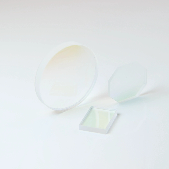 High Reflective Broadband Dielectric Mirrors